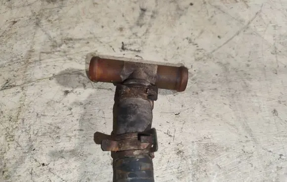 Engine coolant pipe/hose