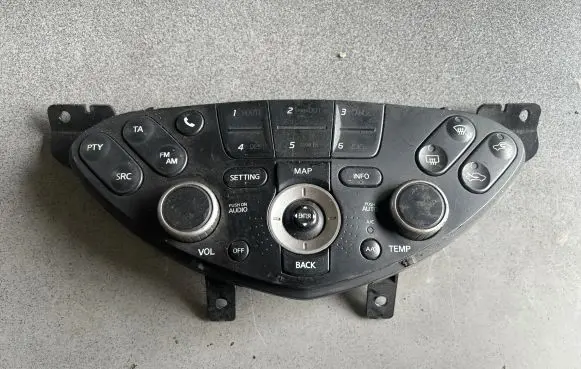 Nissan Primera Climate control unit 28395AV620 H98610L03 00889MS