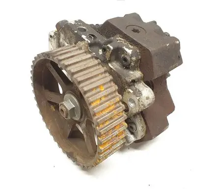 Renault Trafic II (X83) Fuel injection high pressure pump 8200108225