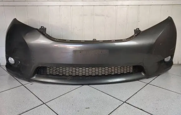 Toyota Sienna XL30 III Front bumper
