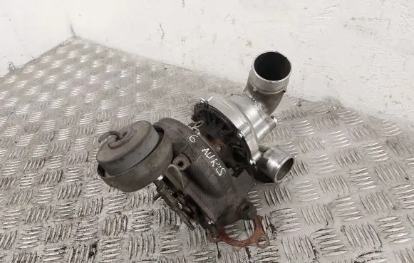 Toyota Auris 150 Turbo 172010R021 07020500447