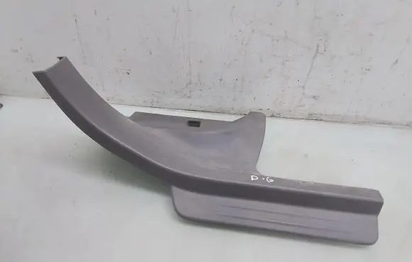 Foot area side trim