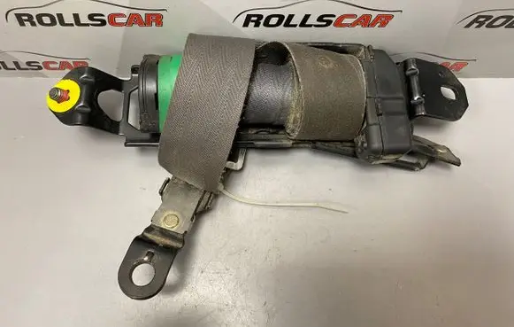 Volvo V70 Front seatbelt 1414612
