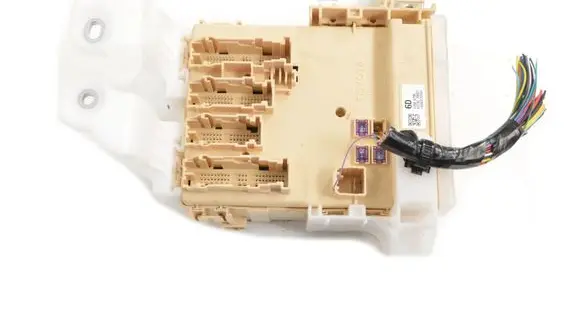 Opel Mokka Fuse box set 8273078021
