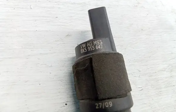 Audi A5 8T 8F Windscreen/windshield washer pump 8K5955647