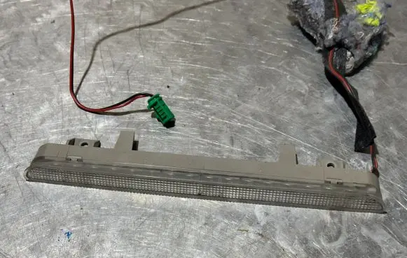 Peugeot 508 Third/center stoplight 9654923180