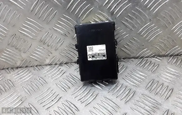 Toyota Avensis T270 Engine control unit/module 8969005120