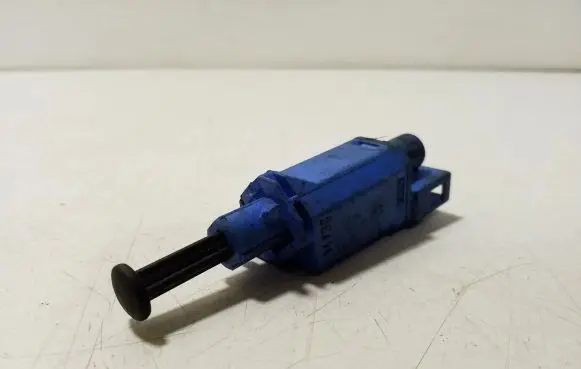 Volkswagen PASSAT B4 Brake pedal sensor switch 1H0927189
