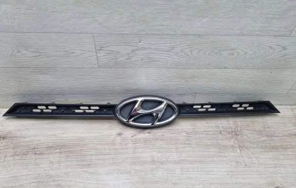 Hyundai i20 (GB IB) Front bumper upper radiator grill 86351C8000