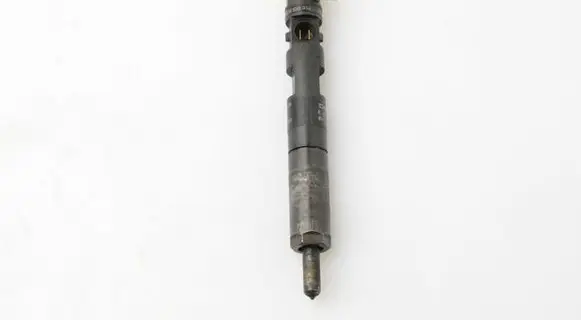 Nissan Qashqai Fuel injector 8200815416