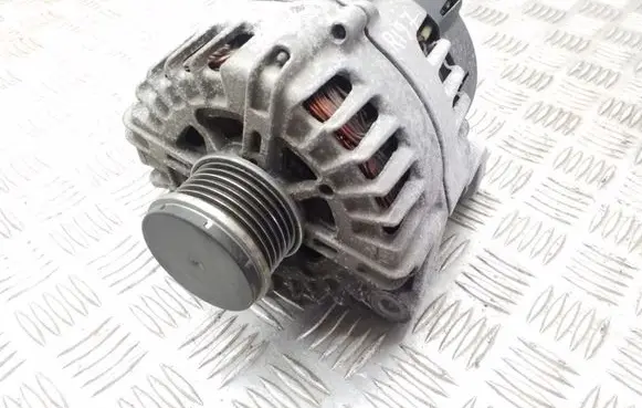 BMW 3 E90 E91 Generator/alternator 8507624