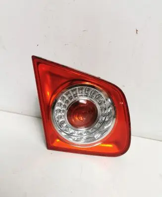 Volkswagen Jetta V Tailgate rear/tail lights 1K5945093 983151