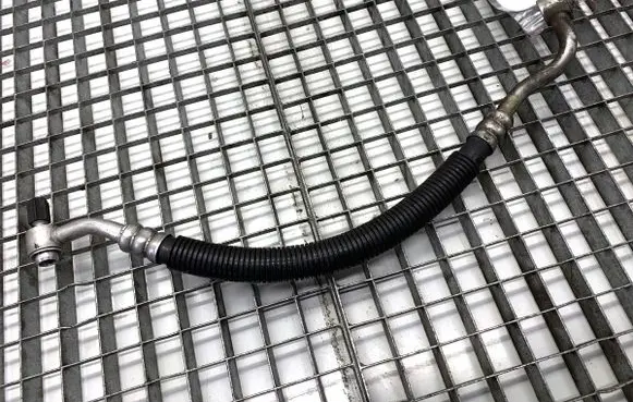 Jeep Grand Cherokee Air conditioning (A/C) pipe/hose 68161176AA