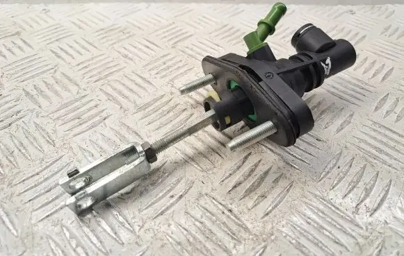Toyota Verso Clutch master cylinder 3142002051 3145942040
