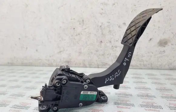 Volkswagen Polo IV 9N3 Accelerator throttle pedal 6Q1721503C