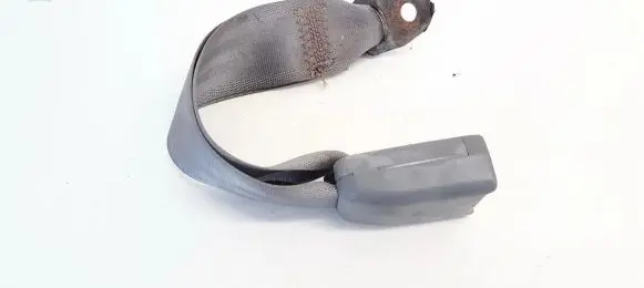 KIA Carens I Rear seatbelt buckle