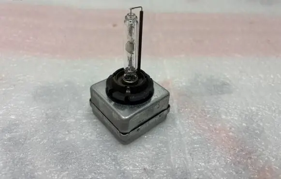 Volkswagen Golf VII Xenon bulb D1S