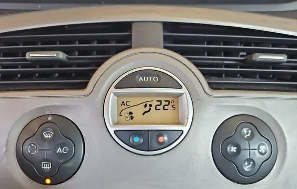 Renault Scenic II - Grand scenic II Climate control/heater control trim 8200344842 IMPRK1585451