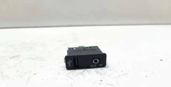BMW X1 E84 AUX in-socket connector 9241331 84109241331