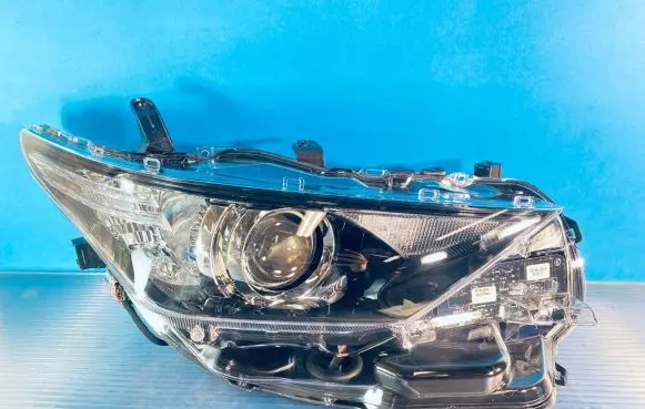 Toyota Auris E180 Headlight/headlamp 8113002K30 90078097