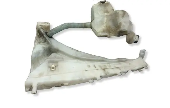 Volvo V50 Windshield washer fluid reservoir/tank 30657122 30657121 3M5117618AD