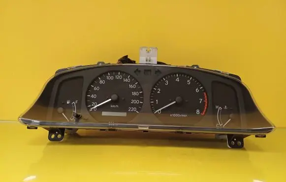 Toyota Corolla E110 Speedometer (instrument cluster) 8380002390A