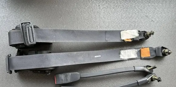 Nissan Patrol Y60 Set of seat belts 8684428J16 8684528J16 8684206J16