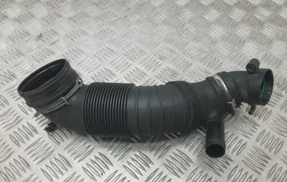 Volkswagen Tiguan Air intake hose/pipe 5N0129858 5N0129635