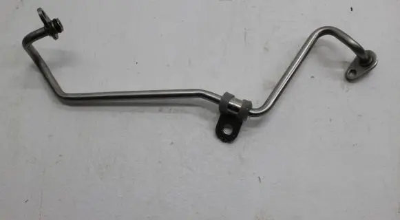Skoda Rapid (NH) Turbo turbocharger oiling pipe/hose 04C145140A