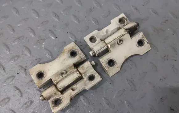 Front door hinge set