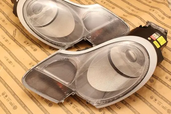 Porsche 996 Headlights/headlamps set 99663105801 99663105701