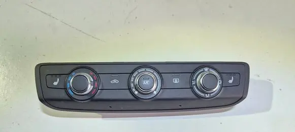 Audi A3 S3 8V Climate control unit 8V0820047C