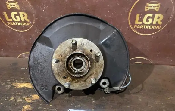 Front wheel hub spindle knuckle