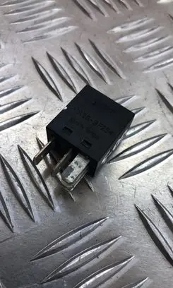 Audi A4 S4 B7 8E 8H Other relay 8Z0951253