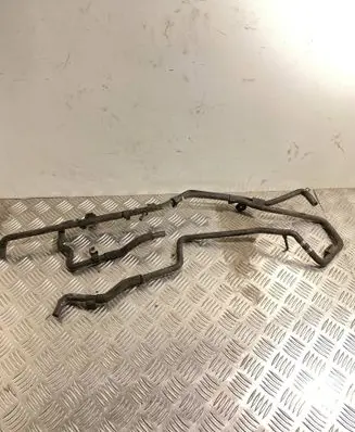 Volkswagen Touareg II Engine coolant pipe/hose 7P6122447S