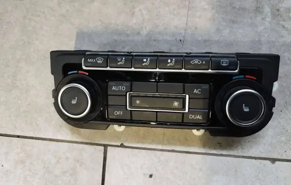 Volkswagen Golf VI Climate control unit 5K0907044EA 5HB00974681