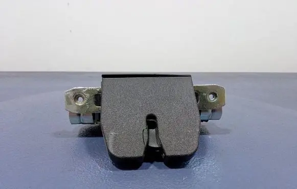 Opel Zafira C Tailgate/trunk/boot lock/catch/latch 13117285