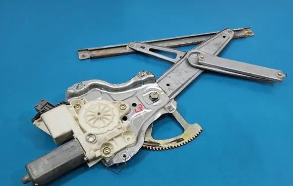 Toyota Avensis T250 Front door window regulator with motor IMPRK1591422