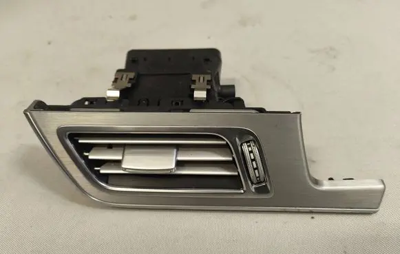 Mercedes-Benz E W212 Dashboard side air vent grill/cover trim A2128303354