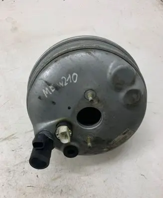 Mercedes-Benz E W210 Brake booster A2104300130 0051003367020302
