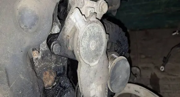 Peugeot Partner Generator/alternator belt tensioner