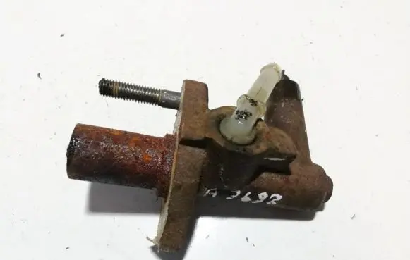 Master brake cylinder