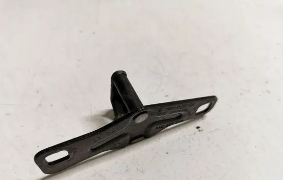 Audi A5 8T 8F Loading door lock loop/hook striker 8T0827507