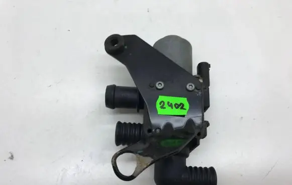BMW X5 F15 Coolant heater control valve 6950257 1147412194