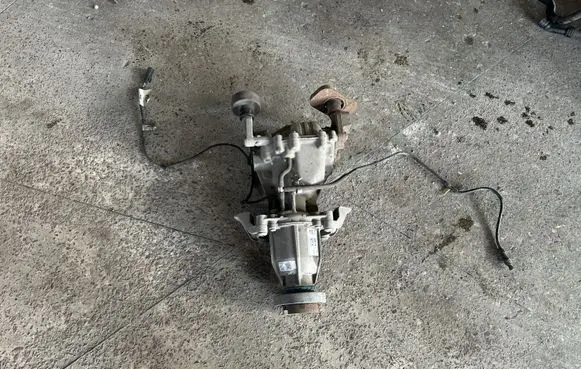 Ford Kuga II Gearbox transfer box case CV6W4C166BA CV6W4000DA