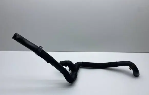 Mercedes-Benz C W203 Engine coolant pipe/hose 2035063335 LU2035063335