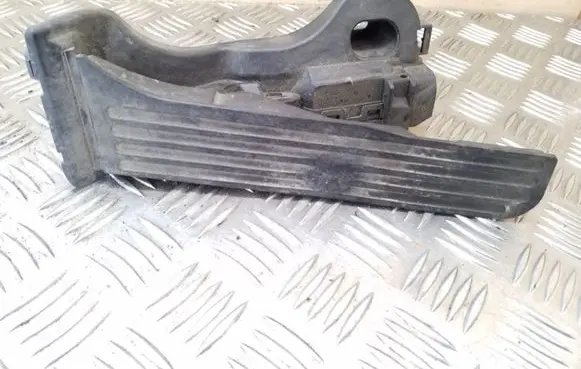Volkswagen Golf V Accelerator throttle pedal 1K1721503P