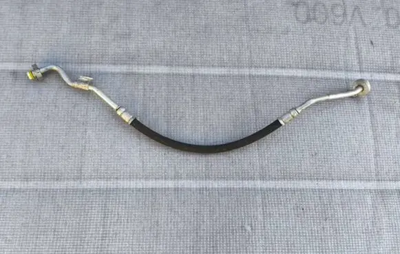 Volvo XC60 Air conditioning (A/C) pipe/hose 32226282