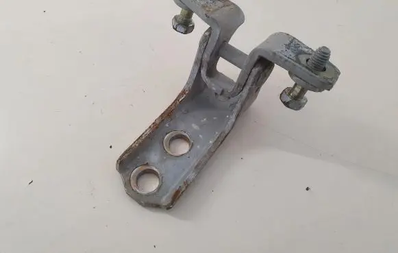 Mitsubishi Outlander Front door lower hinge 
