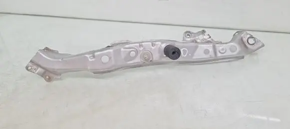 Toyota Prius+ (ZVW40) Headlight/headlamp mounting bracket 